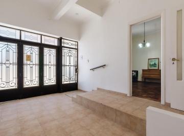 Casa · 163m² · 5 Ambientes · 1 Cochera · Casa en Venta Barrio Pichincha 4 Dorm. Cochera Patio Terraza Parrillero Luminoso Amplio