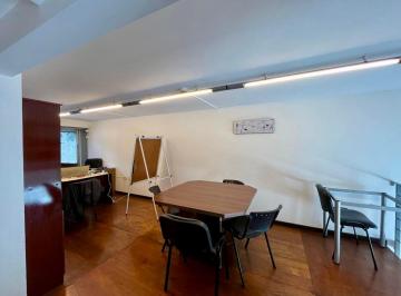 Local comercial · 68m² · Oficina con Entrepiso y Patio Exclusivo