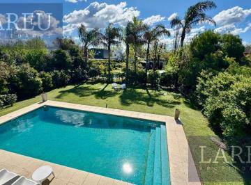Casa · 217m² · 5 Ambientes · Casa en El Barrio Privado El Lucero