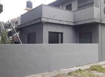 Casa · 90m² · 4 Ambientes · 1 Cochera · Casa Chalet en Venta en Santa Teresita, Costa Atlántica, Buenos Aires