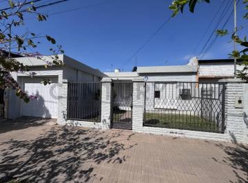 Casa · 126m² · 2 Dormitorios · 2 Cocheras · Casa en Venta en Rafaela