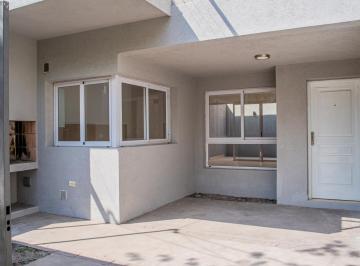 Casa de 4 ambientes, San Salvador de Jujuy · Dúplex de 2 Dorm. con Cochera y Asador en Los Perales