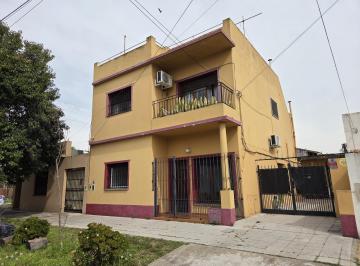 PH · 64m² · 3 Ambientes · 1 Cochera · PH en Lomas de Zamora