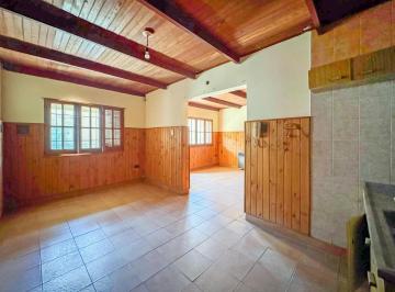 Casa · 95m² · 3 Ambientes · Venta - Casa de 1 Dormitorio con Patio, Interna Única - Villa Gobernador Gálvez. Apto Crédito.