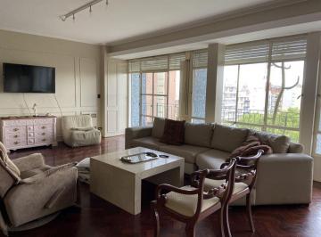 Departamento · 200m² · 12 Ambientes · 1 Cochera · Bv. Oroño 1065.