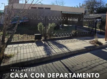 Casa · 172m² · 6 Ambientes · 1 Cochera · Venta Casa de 3 Dorm. con Pileta y Departamento en Santa Rita del Lago - Villa Carlos Paz