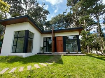 Casa de 3 ambientes, Mar del Plata · Retasada - Propiedad de Diseño en Venta en Sierra de Los Padres. Gas Natural