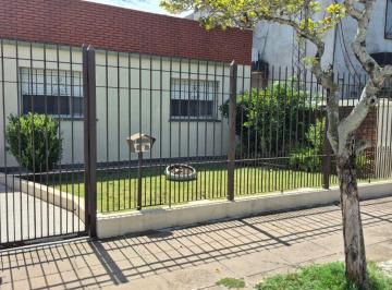 PH de 3 ambientes, Merlo · PH Al Frente con Todos Los Servicios Padua