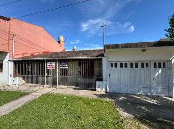 Casa · 100m² · 3 Ambientes · 1 Cochera · Casa 3 Amb con Dependencia + Departamento de 2 Amb