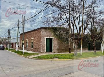Casa · 98m² · 4 Ambientes · 1 Cochera · Casa en Calle Sarmiento y Juarez