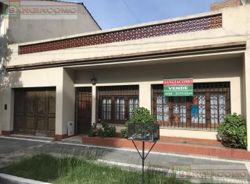 Casa · 3 Ambientes · 1 Cochera · Casa y Depto en Turdera