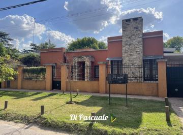Quinta vacacional · 160m² · 5 Ambientes · 3 Cocheras · Venta Casa Quinta de 925 m² Sobre Ruben Dario - La Reja Sur