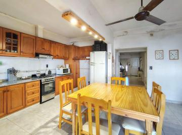 Casa · 165m² · 5 Ambientes · 1 Cochera · Venta | Permuta - Casa 3 Dorm., Galería, Cochera - Sarmiento, Rosario. Apto Crédito.