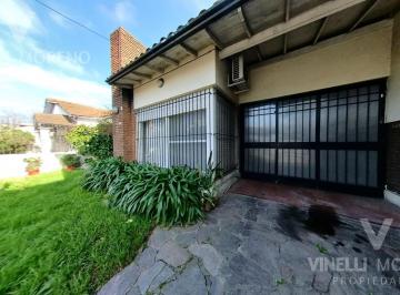 Casa · 162m² · 5 Ambientes · 2 Cocheras · Casa Apta Credito Gran Lote Lomas de Zamora