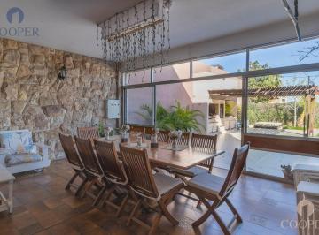 Casa de 11 ambientes, Córdoba · Casa de Categoría en Venta - Bº General Paz - 4 Dorm.