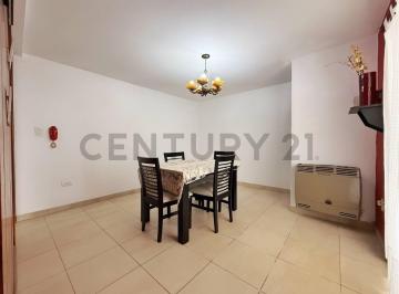 PH · 60m² · 3 Ambientes · Departamento en Venta de 2 Dorm. y Patio en La Plata