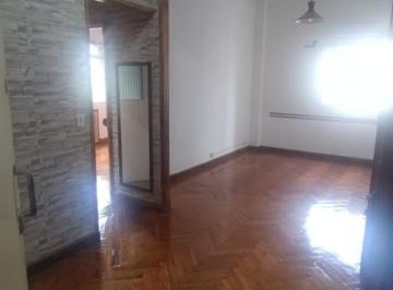 Departamento de 3 ambientes, Monserrat · Amplio 3 Amb C/ Depcia Al Frente, en Monserrat, Todo Luz