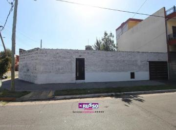 RUS-RUS-10682_2 · Venta Casa 3 Ambientes Isidro Casanova