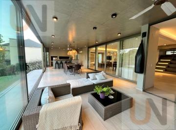Casa · 328m² · 7 Ambientes · 2 Cocheras · Casa - Las Yungas