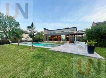 Casa · 328m² · 7 Ambientes · 2 Cocheras · Casa - Las Yungas