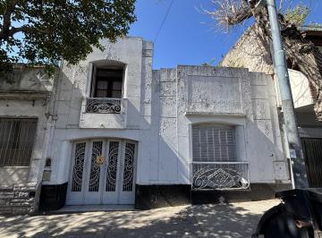PH · 107m² · 4 Ambientes · PH en Flores