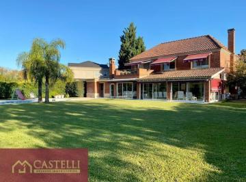 Casa · 350m² · 4 Dormitorios · 1 Cochera · Casa - Ayres de Pilar