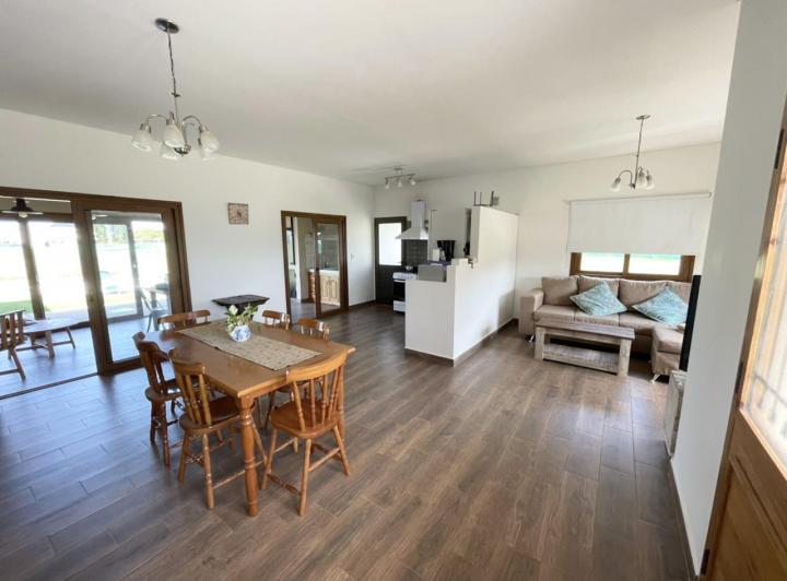 Casa · 145m² · 4 Ambientes · 2 Cocheras