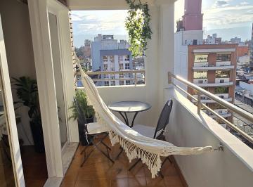Living comedor amplio con salida al balcon principal.
Dormitorio 1 con placard · Departamento 3 Dorm.