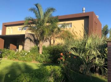 Casa · 320m² · 7 Ambientes · 4 Cocheras · Venta Casa 6 Ambientes Haras Santa Maria El Remanso