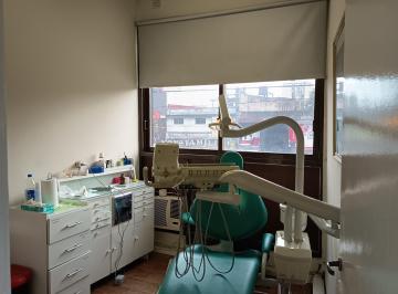 Oficina comercial de 1 ambiente, Pompeya · Oficina Comercial a La Calle