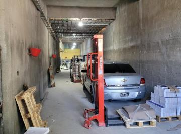 Edificio · 950m² · Galpòn Amplio en Alquiler