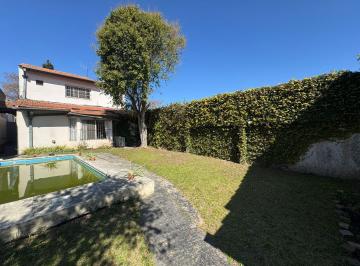 Casa · 180m² · 4 Ambientes · 2 Cocheras · Casa en Lomas de Zamora