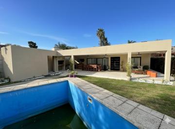 Casa · 120m² · 4 Ambientes · Casa 4 Ambientes en Quilmes Oeste, en Una Sola Planta Sobre Lote 15x45