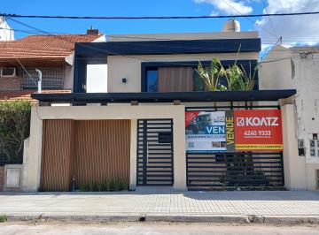 PH de 2 ambientes, Lanús · Hermoso PH 2 Amb a Estrenar. Vista Arbolada Próximo a La Av Cnel D´elia