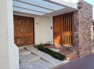 Casa de 4 ambientes, Córdoba · Venta de Casa en B General Paz. 2 Dorm. Calle Rincon Al 1900