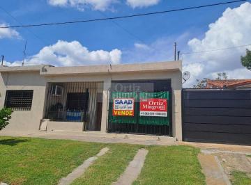 Casa · 120m² · 4 Ambientes · 1 Cochera · Casa en Venta Ubicado en Lomas de Zamora, G. B. a. Zona Sur