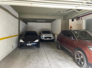 Garage · 15m² · 1 Cochera · Bulnes 800, Cochera Fija y Cubierta en Planta Baja, Sin Expensas Almagro