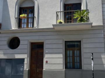 Edificio · 320m² · 7 Ambientes · 1 Cochera · Venta Casa 7 Ambientes en Caballito