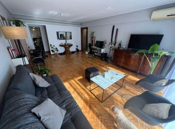 Departamento de 4 ambientes, Balvanera · Luminoso 4 Ambientes con Guardacoches!