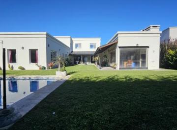 Casa · 306m² · 4 Ambientes · 2 Cocheras · Venta Casa en Haras Santa María - 4 Ambientes Los Robles