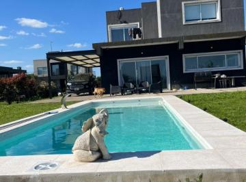Casa · 188m² · 4 Ambientes · 4 Cocheras · Casa en Venta en Cruz del Sur