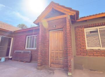 Casa · 226m² · 11 Ambientes · 2 Cocheras · Casa en Venta Ambrosetti y Gabriela Mistral - Apto Desarrollo - B° Limay Neuquén.