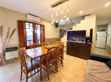 Imagen 1 - Casa de 2 dormitorios con patio y cochera para 2 vehículos, en zona residencial a metros de Bv. Oroñ - · Casa de 2 Dorm. con Patio y Cochera Para 2 Vehículos, en Zona Residencial a m de Bv. Oroñ
