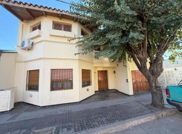 Casa · 299m² · 8 Ambientes · 2 Cocheras · Vendo Casa - Alto Alberdi – 4 Dorm + 1 Hab de Serv, Coch Doble, Quincho y Pileta