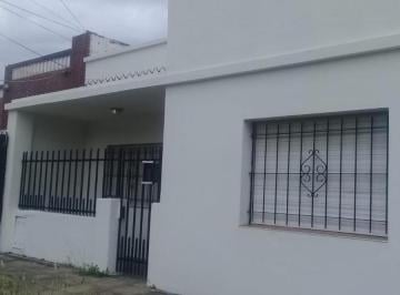 Casa · 168m² · 3 Ambientes · 1 Cochera · Venta Casa Americana 3 Ambientes Moron Sur