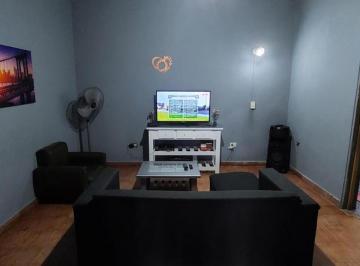 Casa · 110m² · 4 Ambientes · 1 Cochera · Venta Casa Americana de 3 Ambientes Moron Sur Apto Credito