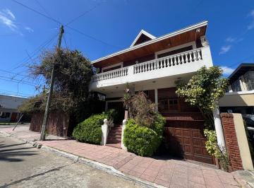 Casa · 600m² · 6 Ambientes · 4 Cocheras · Venta Importante Chalet en Wilde