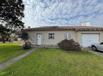 Casa · 180m² · 5 Ambientes · 1 Cochera · Casa Chalet en Venta en Barrio Uno, Ezeiza, G. B. a. Zona Sur