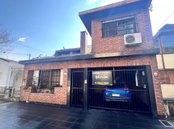 Casa de 6 ambientes, Vicente López · Casa en Venta 6 Ambientes Garage Jardin C/ Pileta - Apto Credito