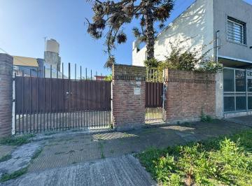 Casa · 150m² · 4 Ambientes · 3 Cocheras · Casa 3 Ambientes - San Antonio de Padua Sur